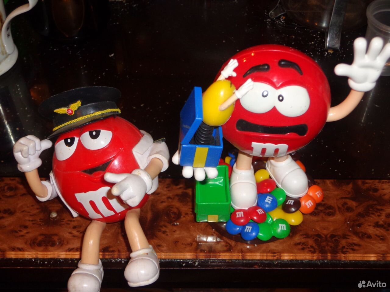 M m s в банке. Дозатор m&MS. Диспенсер m m's. M&M В фигурках. Банка с m m's.