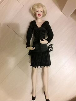 Кукла с подставкой Мэрилин Монро Marilyn Monroe