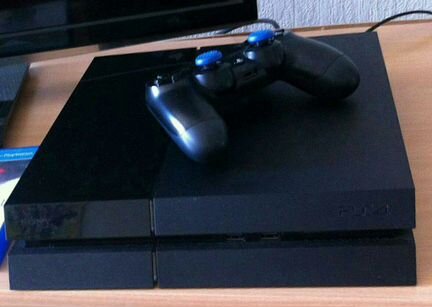 PlayStation 4 (5.05v) 500 gb + зарядное геймпада