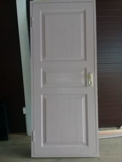 Входная деревянная дверь