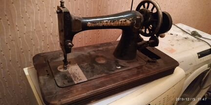 Швейная машина старинная