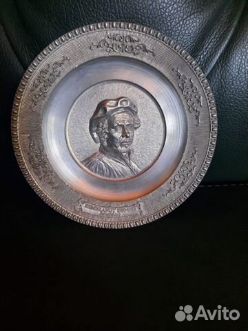 Настенная тарелка