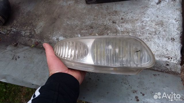 Противотуманка левая Toyota Celsior UCF30