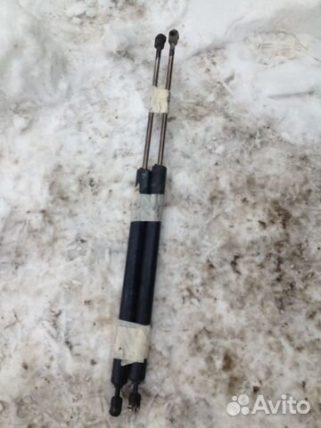 Амартизатор хлопушку на VWT4 за штуку