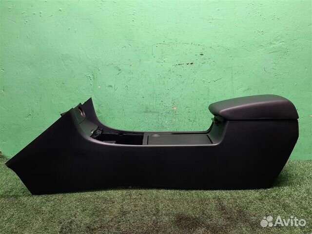 Консоль центральная с подлокотником Mazda 3 (BK)