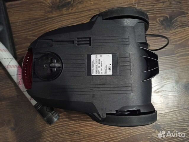 Пылесос Bosch MoveOn Mini 2000W (не рабочий)