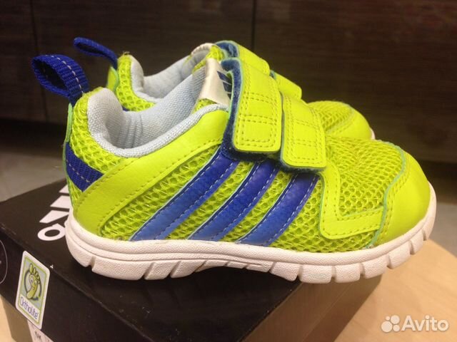 Детские кроссовки adidas Детские кроссовки adidas