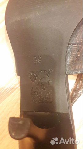 Кожаные босоножки 39