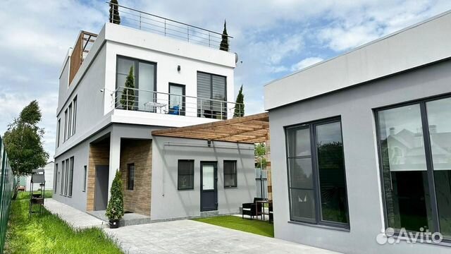 

Дом 350 м² на участке 10 сот.