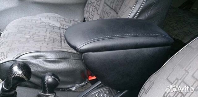 Качественный подлокотник из кожи Hyundai Solaris