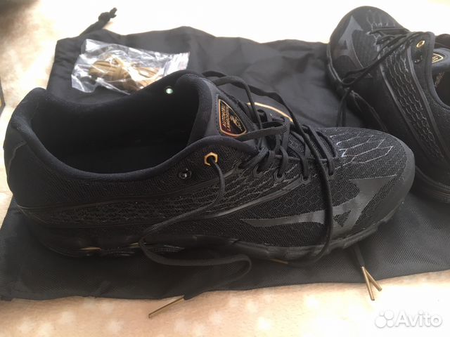 mizuno lamborghini preto e dourado