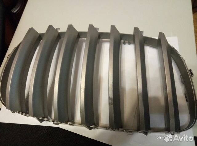 Решетка радиатора правая BMW X5 F15 (без хрома) Решетка радиатора правая BMW X5 F15 (без хрома)