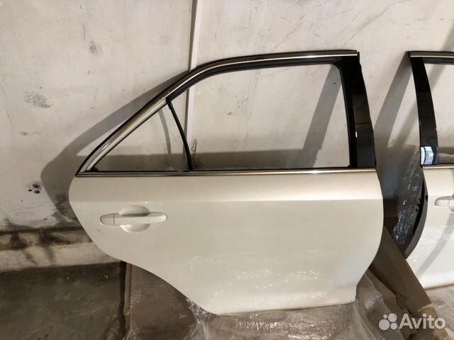 Дверь задняя правая на Toyota Camry V50 V55 (перла Дверь задняя правая на Toyota Camry V50 V55 (перла