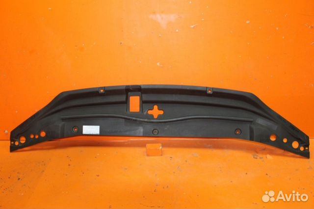 Кожух замка капота Toyota Land Cruiser 200 2007-Нв