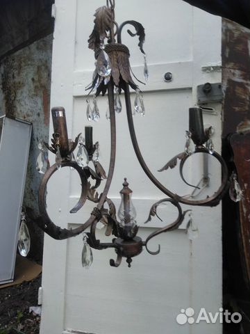 Большая люстра для больших помещений