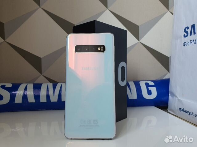 SAMSUNG Galaxy S10