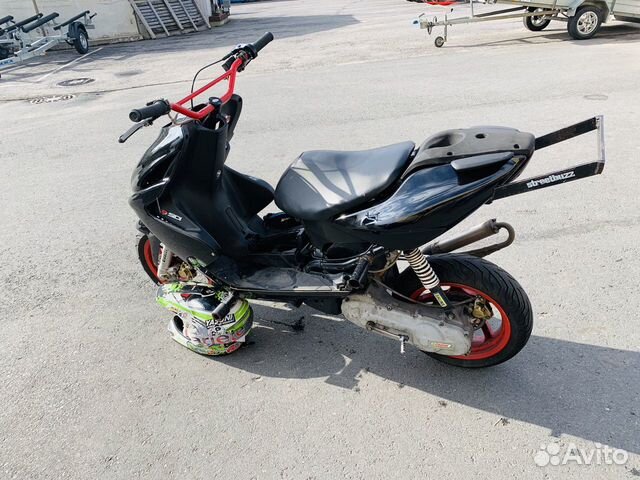 Yamaha aerox stunt