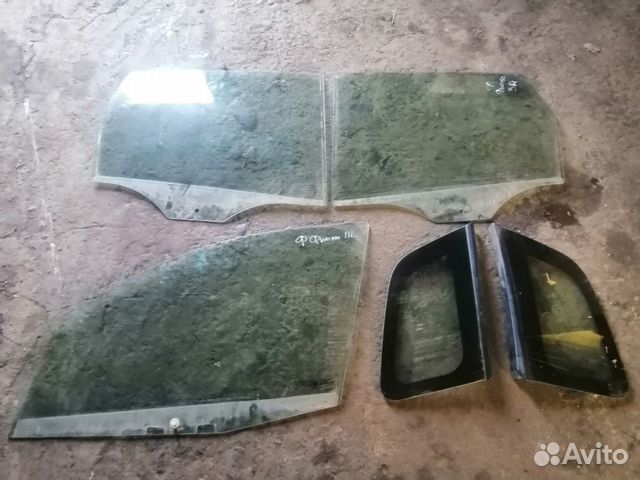 Стекло двери Форд Фиеста М5