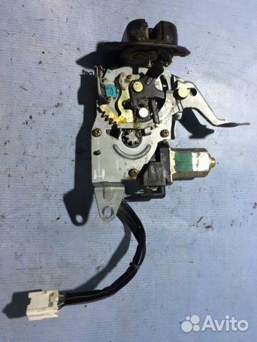 Замок багажника Nissan Elgrand CBA-ME51 VQ35DE Замок багажника Nissan Elgrand CBA-ME51 VQ35DE