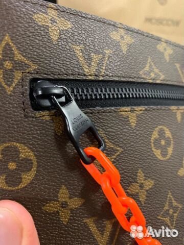 Папка с цепочкой Louis Vuitton Папка с цепочкой Louis Vuitton