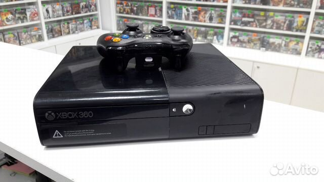 X-BOX 360E 4GB, на гарантии, в отл. состояни