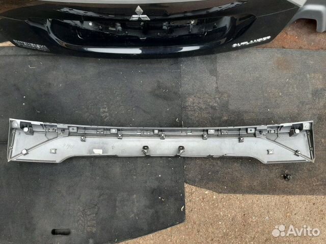 Накладка на крышку багажника задняя Mitsubishi Накладка на крышку багажника задняя Mitsubishi