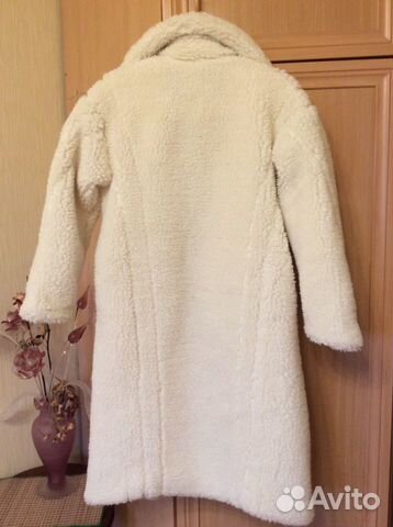 Пальто новое оригинальное из плюша Пальто новое оригинальное из плюша