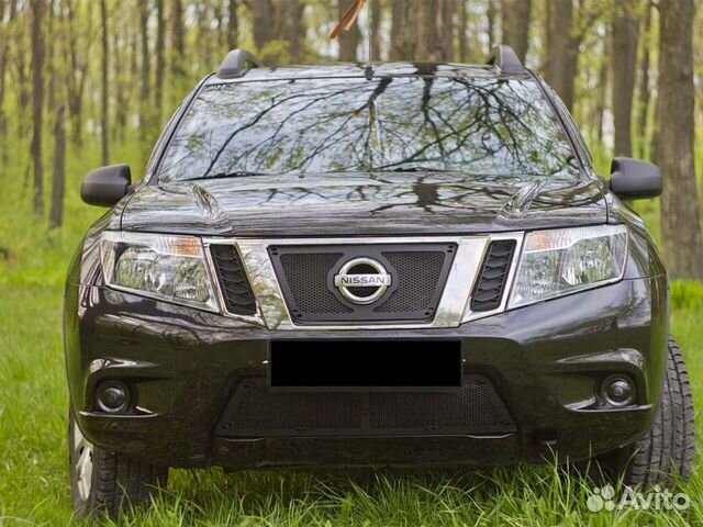 Сетка и заглушка переднего бампера Nissan Terrano Сетка и заглушка переднего бампера Nissan Terrano