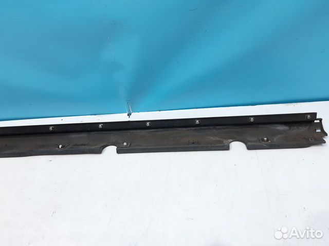 Накладка порога левая Hyundai Grand Starex 1