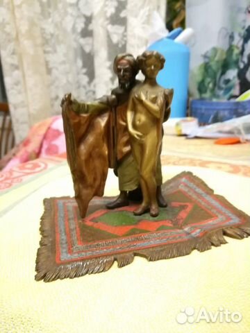 Статуэтка Статуэтка