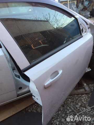 Дверь передняя правая Опель астра Н