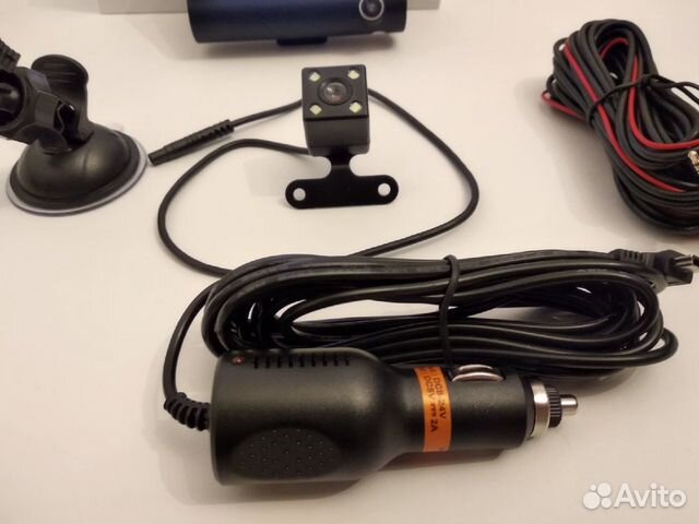 Видеорегистратор с 3 камерами