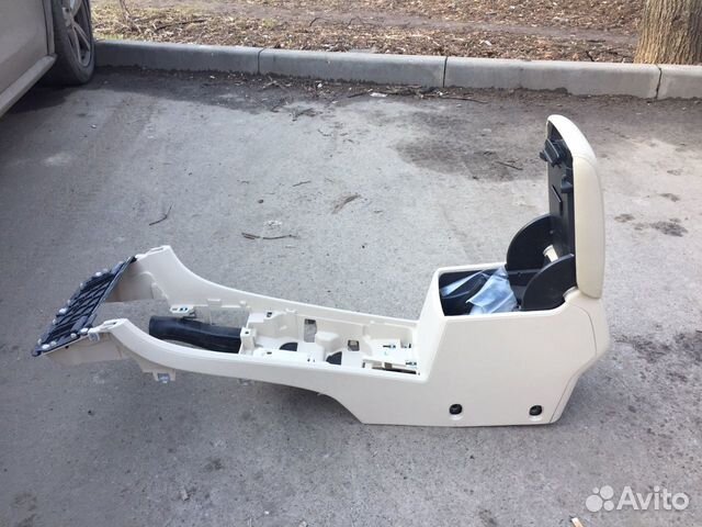Подлокотник Volkswagen Passat USA Подлокотник Volkswagen Passat USA