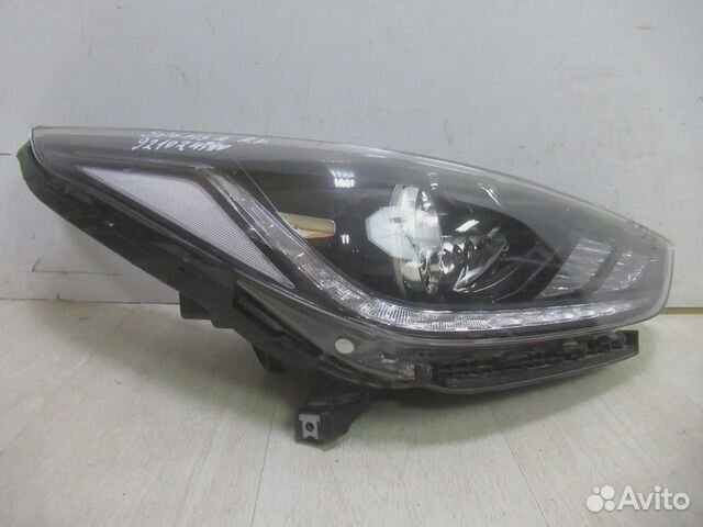 Фара правая Hyundai Solarirs 2 Хундай Солярис 2