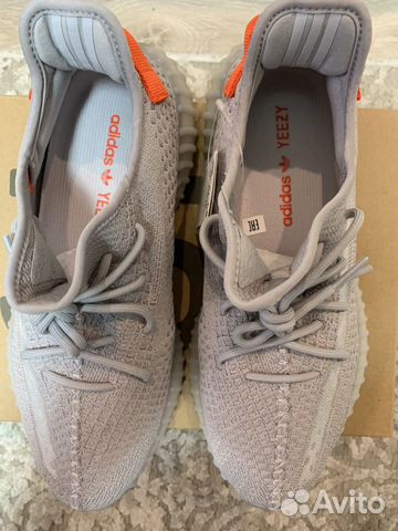 Кроссовки Adidas Yeezy Boost 350v2 Tail Light Кроссовки Adidas Yeezy Boost 350v2 Tail Light