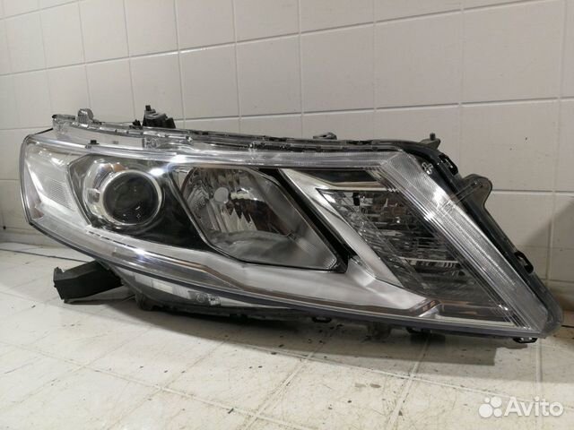 Фара Ксенон передняя правая Honda Crosstour 1 Фара Ксенон передняя правая Honda Crosstour 1
