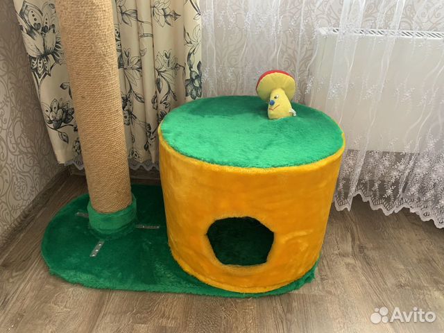 Когтеточка и домик для кошки