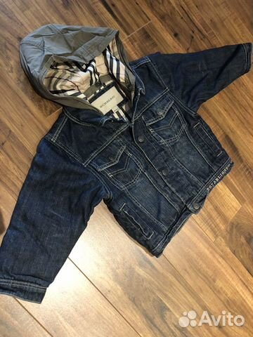 Курточка Burberry оригинальная Курточка Burberry оригинальная