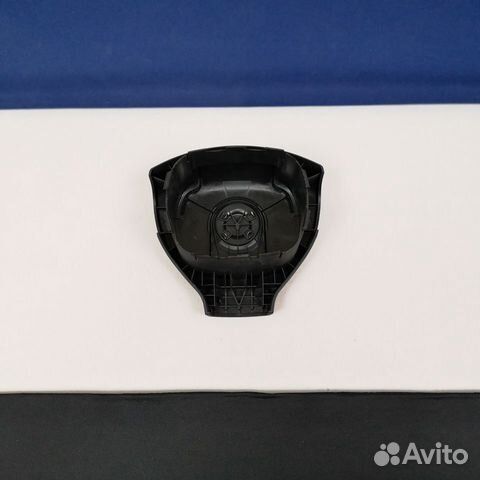 Крышка подушки безопасности руля VW Jetta 5 черная Крышка подушки безопасности руля VW Jetta 5 черная