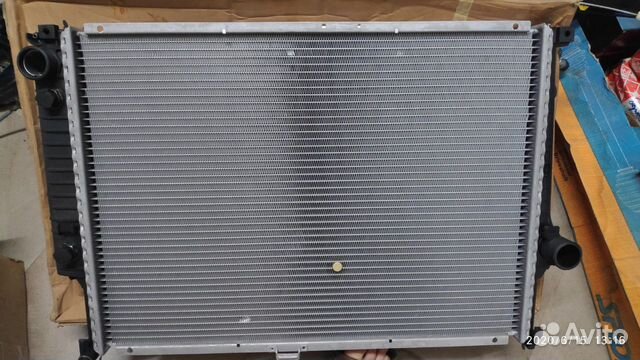 Радиатор behr-BMW E32 E34 530, 535, 730, 735 Радиатор behr-BMW E32 E34 530, 535, 730, 735