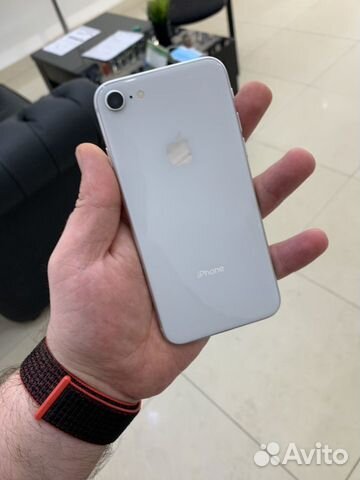 iPhone 8 64Gb б/у (коробкой) Силвер iPhone 8 64Gb б/у (коробкой) Силвер