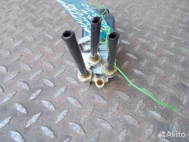 Кран ручного тормоза ман тга (MAN TGA) 81523156156 Кран ручного тормоза ман тга (MAN TGA) 81523156156