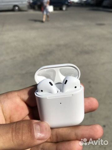 Беспроводные наушники AirPods 2 Беспроводные наушники AirPods 2
