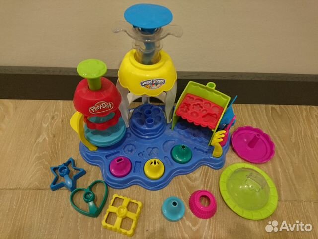 Набор для лепки из пластилина Play-Doh фабрика пир