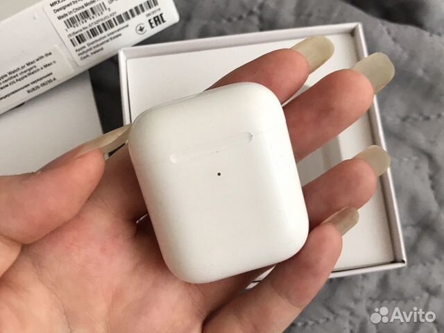 Беспроводные наушники AirPods Беспроводные наушники AirPods