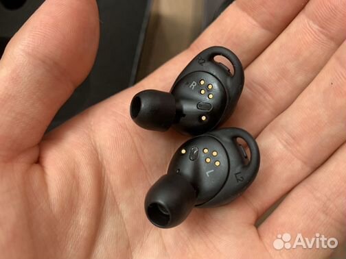 Беспроводные наушники Samsung Gear IconX 2018 Беспроводные наушники Samsung Gear IconX 2018