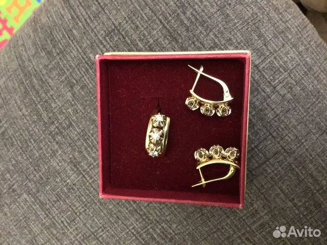 Золотой комплект с бриллиантами Золотой комплект с бриллиантами
