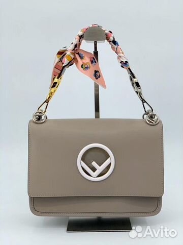 Новая женская сумка мессенджер бежевая кожа Fendi