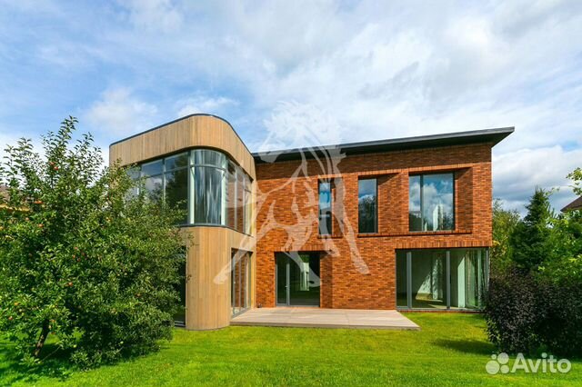 Дом 480 м² на участке 15 сот.