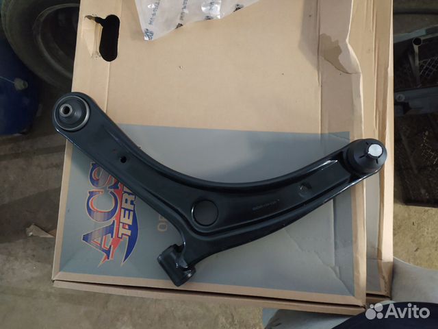 Рычаг передний нижний левый Lancer X,ASX,Outlander